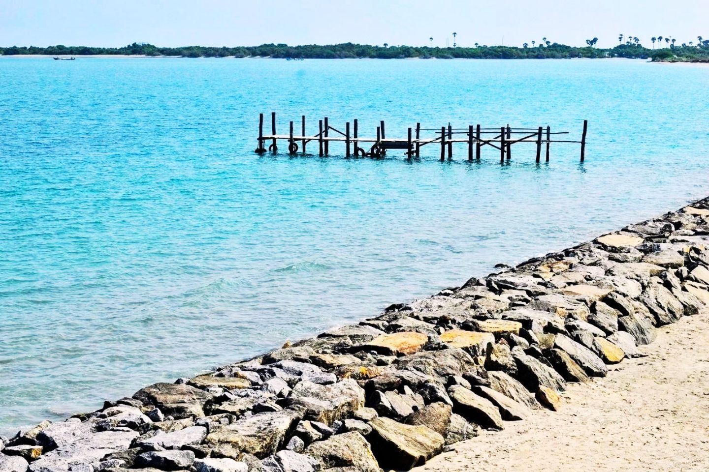 Kunthu Kal Beach, Rameswaram